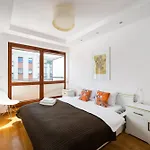 Strzelcow 2-bedroom By Bookinghost Apartman Varsó