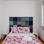 Strzelcow 2-bedroom By Bookinghost Apartman Varsó