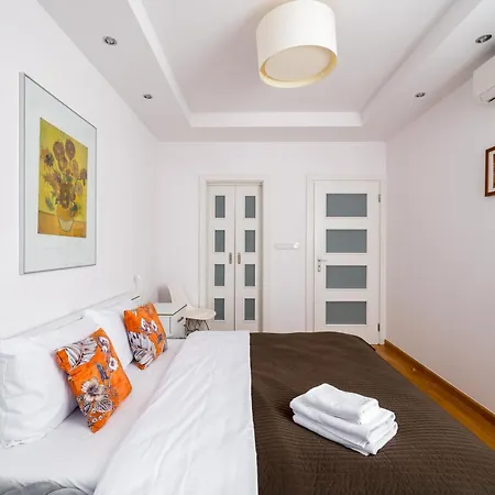 Strzelcow 2-bedroom By Bookinghost Apartment
