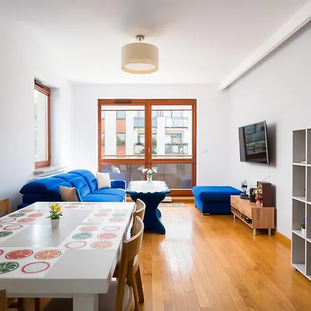 Апартаменты Strzelcow 2-bedroom By Bookinghost